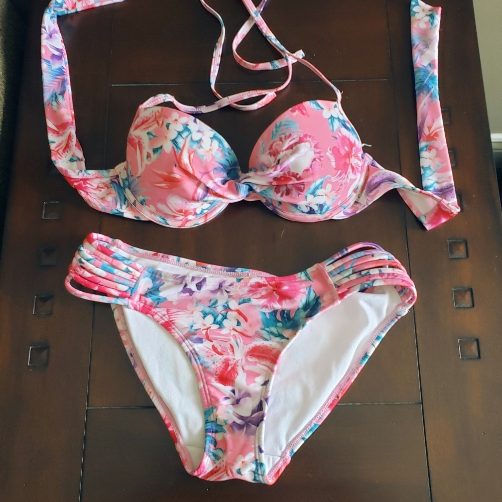 Brand new garage push up floral bikini set